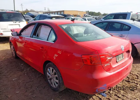 2013 Volkswagen Jetta Se z USA, uszkodzony, nr VIN 3VWDP7AJ3DM255397